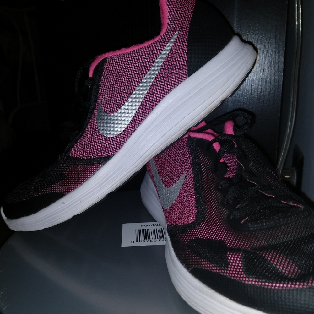 Running shoes